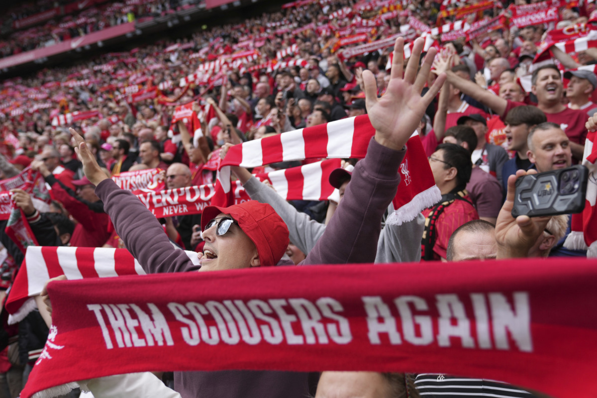 包含利物浦球员腿部受伤，恐缺席多场比赛的词条