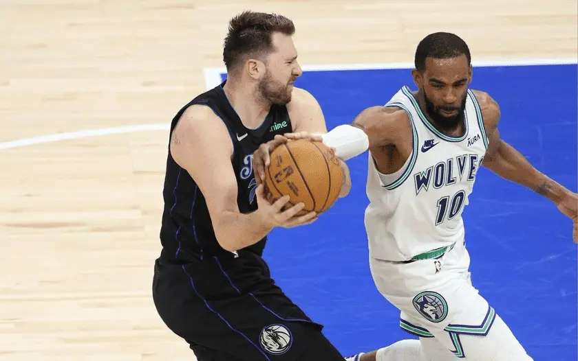 B体育体育培训-欧文单节狂砍20分，率队逆转取得胜利！