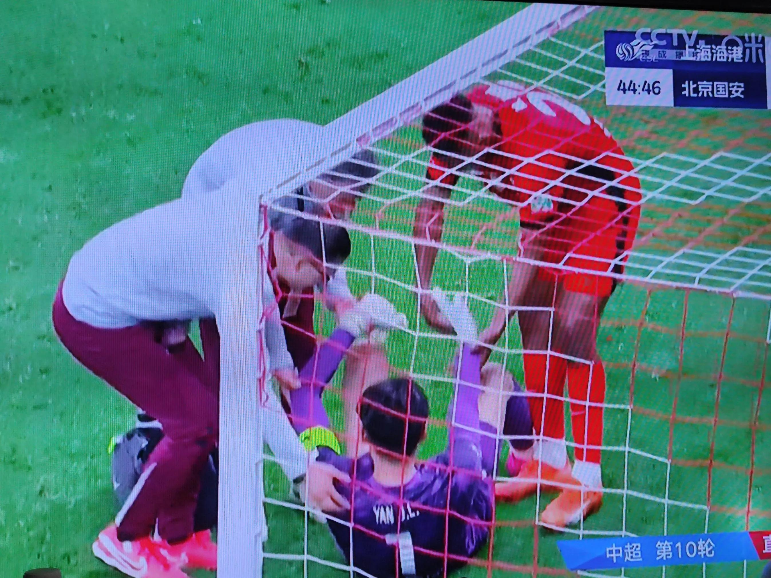 上港后防线大调整,稳固球队防守的简单介绍 上港后防线大调整,稳固球队防守的简单介绍