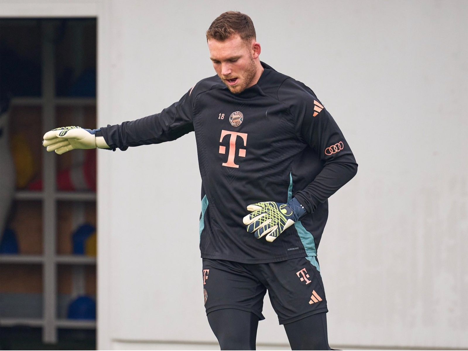 拜仁慕尼黑中后场大将复出,球队实力暴涨 拜仁慕尼黑中后场大将复出,球队实力暴涨