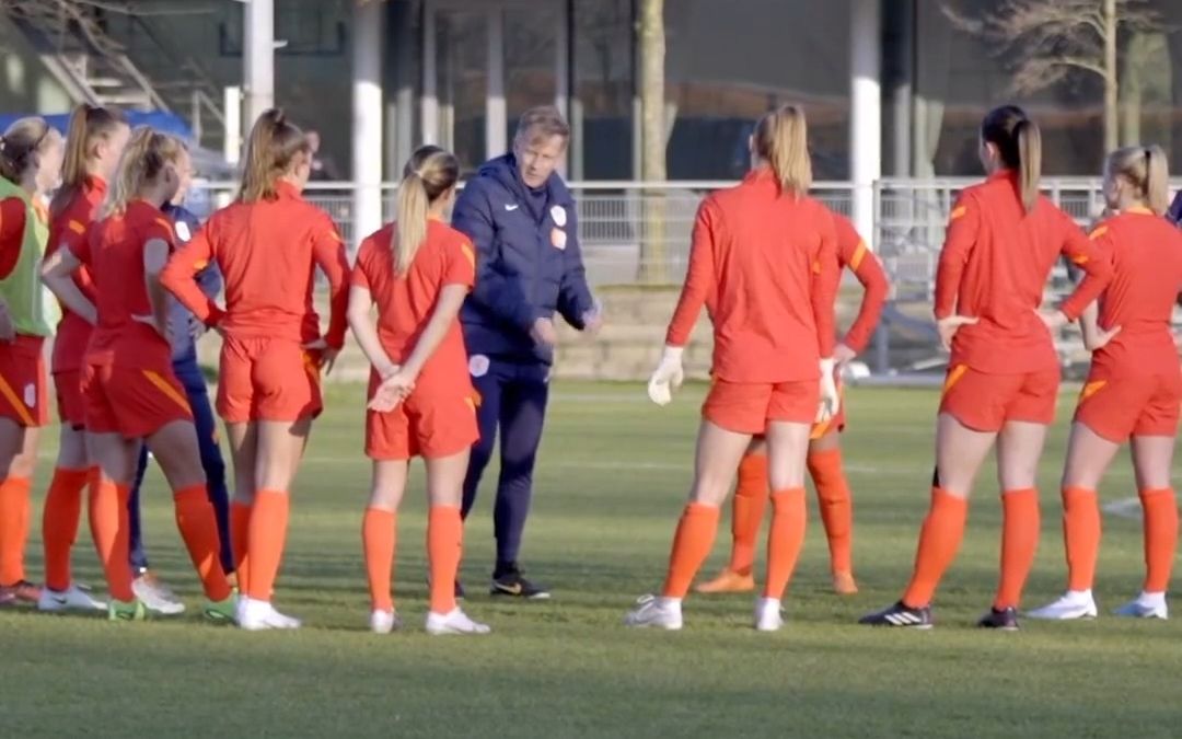 荷兰女足全面备战,争取进一步突破 荷兰女足全面备战,争取进一步突破