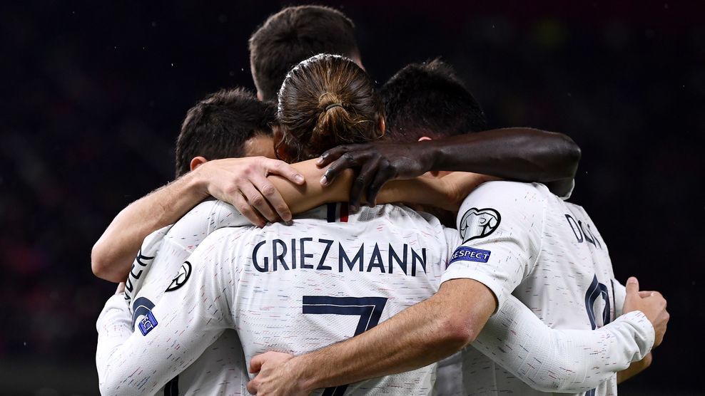 荷兰战胜对手取得胜利，晋级欧预赛决赛圈