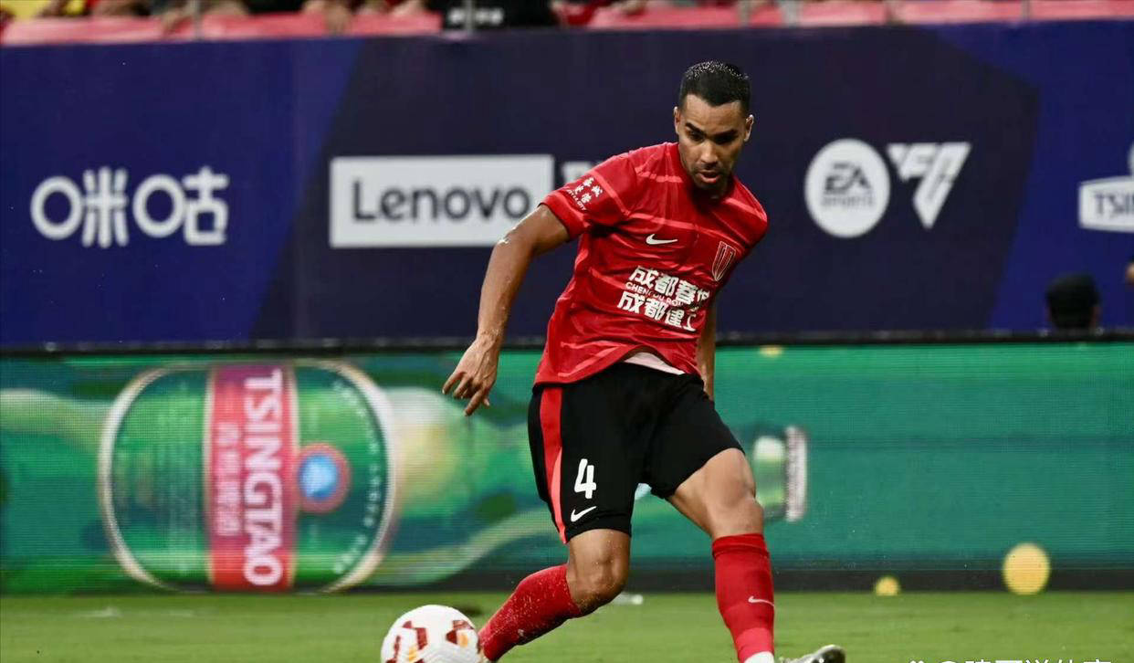 B体育体育视频-世界级球员在最新一场比赛中展现出色表现