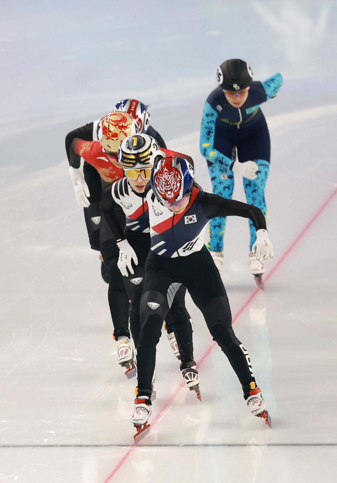 短道速滑女子米决赛选手强势争夺的简单介绍 短道速滑女子米决赛选手强势争夺的简单介绍