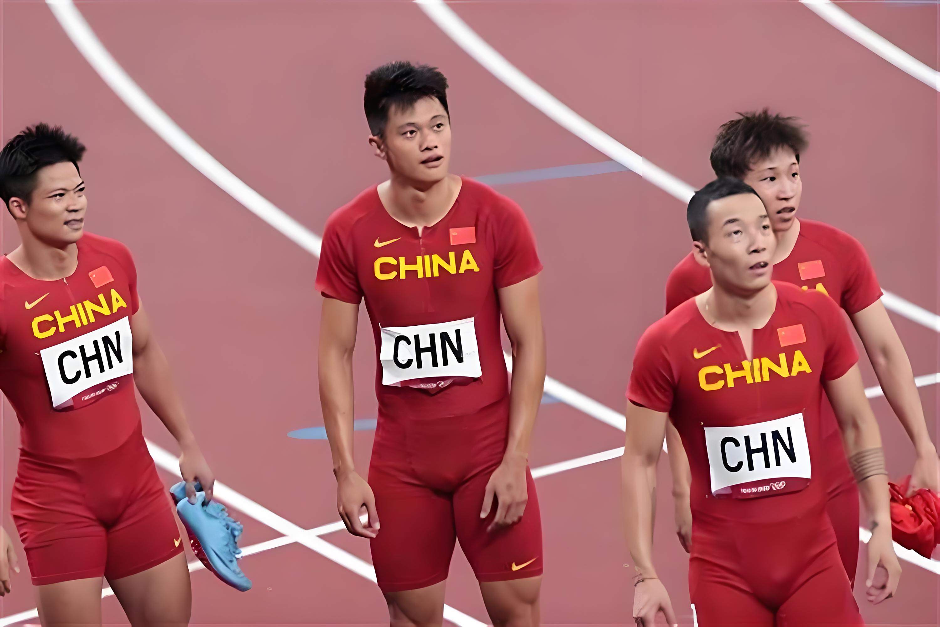 B体育体育网页版登录入口-激烈角逐惊险不断球员奋勇拼搏的简单介绍