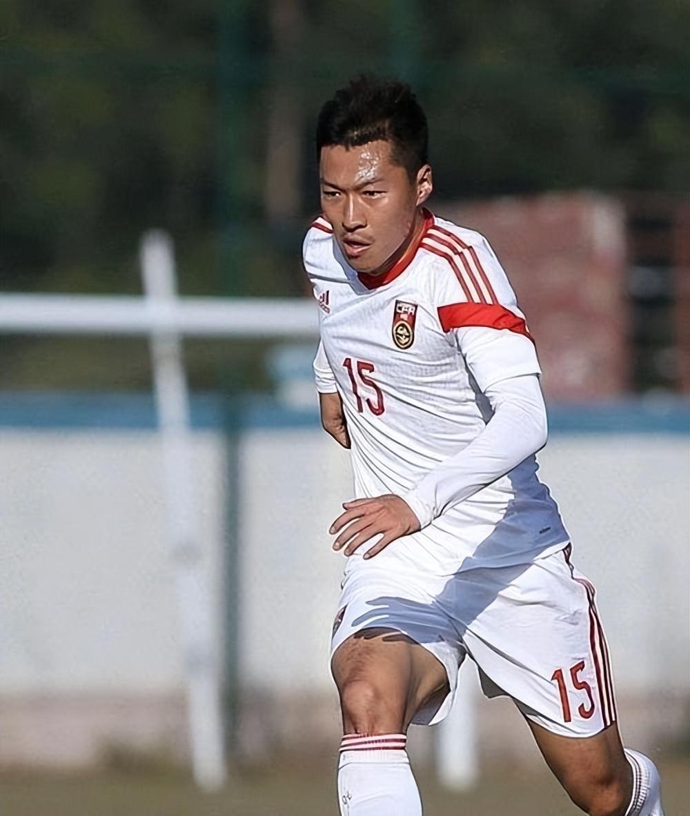 年轻球员崭露头角，表现抢眼