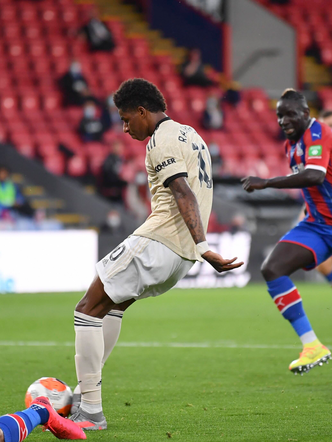 B体育体育娱乐-包含热刺客场惨败水晶宫，陷入低谷的词条